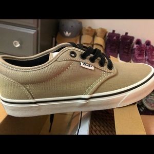 Brand New Vans Atwood Khaki/White